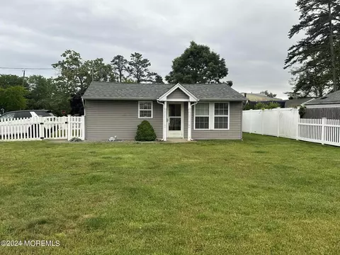 319 Beach Blvd, Forked River, NJ 08731