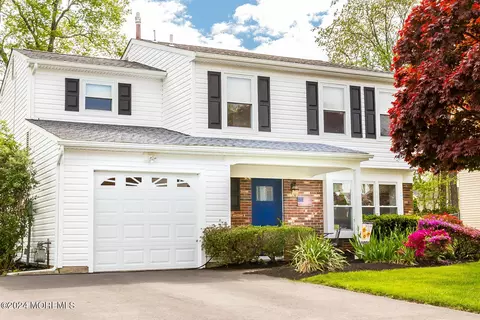 9 Berkshire Dr, Howell, NJ 07731