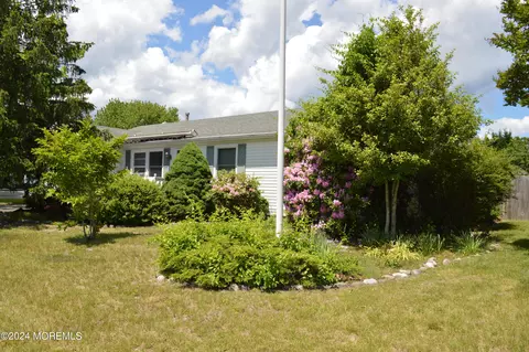 Exterior - 436 Cheyenne Dr, Waretown, NJ 08758 photo 16 of 17
