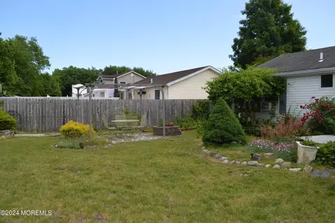 Exterior - 436 Cheyenne Dr, Waretown, NJ 08758 photo 5 of 17