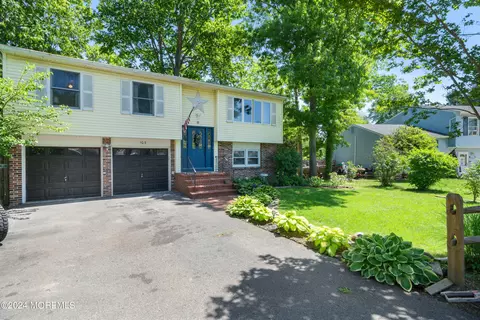 103 Oakleaf Dr, Little Egg Harbor, NJ 08087