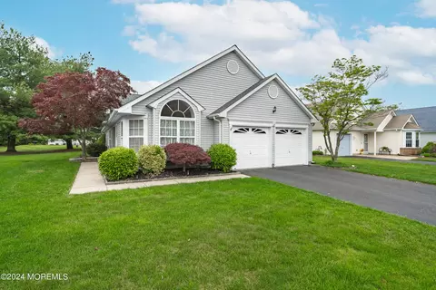 2373 Braddock Rd, Toms River, NJ 08755