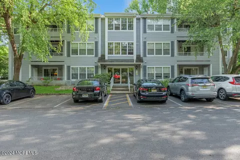 1801 Tanglewood Ct #1801, Helmetta, NJ 08828