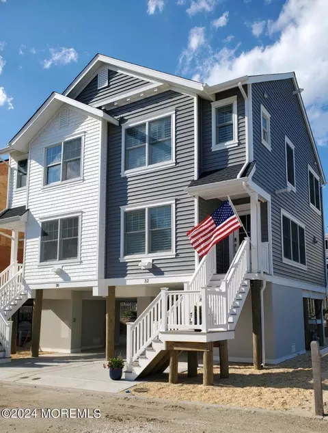 32 Elder St, Mantoloking, NJ 08738