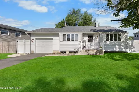 76 Sunnybrae Blvd, Hamilton, NJ 08620