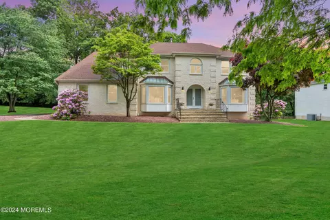 38 Amagansett Dr, Morganville, NJ 07751