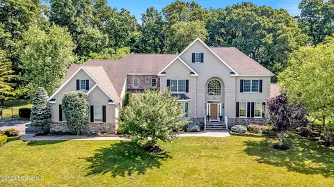 25 Rifkin Ct, Manalapan, NJ 07726