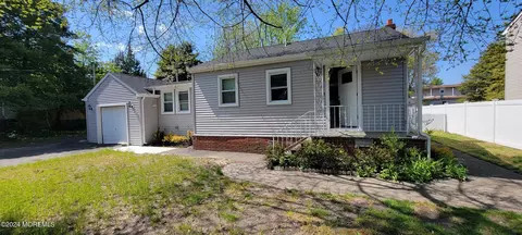 11 Williams Ave, Middletown, NJ 07748