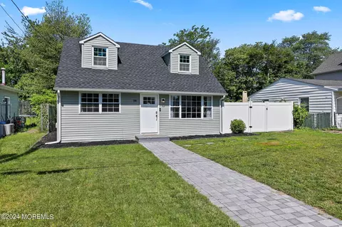 794 Maplecrest Rd, Toms River, NJ 08753
