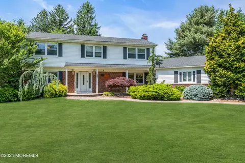 37 Overbrook Dr, Freehold, NJ 07728