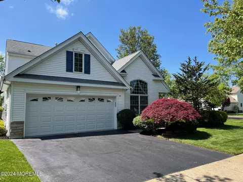 49 Londonberry Dr, Holmdel, NJ 07733