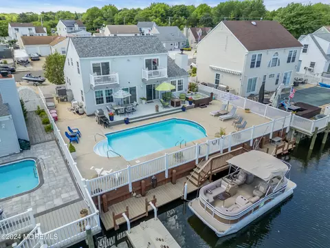 63 Ocean Gate Ave, Bayville, NJ 08721