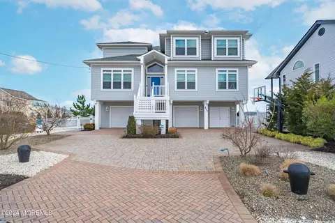 517 Buoy Pl, Toms River, NJ 08753