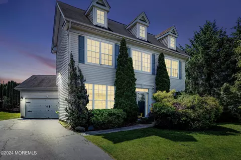 14 Jason Ct #14, Morganville, NJ 07751