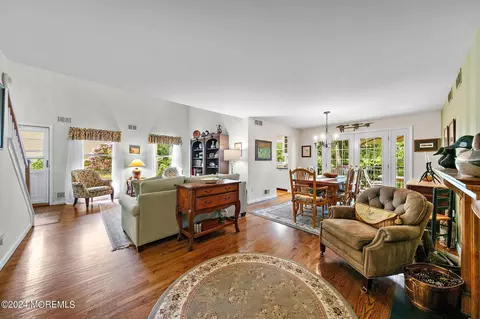 Dining - 2 Hickory Ct #B, Brielle, NJ 08730 photo 1 of 4