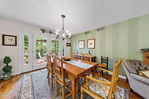 Dining - 2 Hickory Ct #B, Brielle, NJ 08730 photo 4 of 4