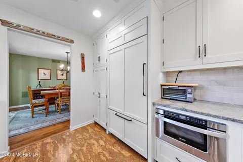 Kitchen - 2 Hickory Ct #B, Brielle, NJ 08730 photo 3 of 4