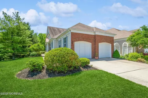 185 Sparrow Dr, Hamilton, NJ 08690