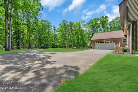 Exterior - 40 Pine Cone Ct, Tabernacle, NJ 08088 photo 3 of 6