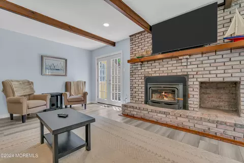 Living - 40 Pine Cone Ct, Tabernacle, NJ 08088 photo 1 of 3