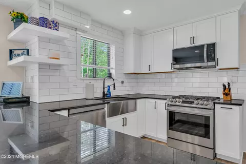 Kitchen - 40 Pine Cone Ct, Tabernacle, NJ 08088 photo 4 of 4