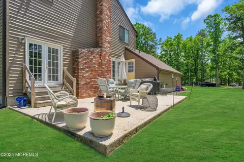 Exterior - 40 Pine Cone Ct, Tabernacle, NJ 08088 photo 5 of 6