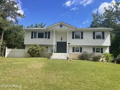 315 Grawtown Rd, Jackson, NJ 08527