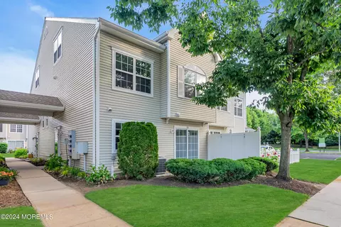 181 Dorado Beach Ct, Howell, NJ 07731