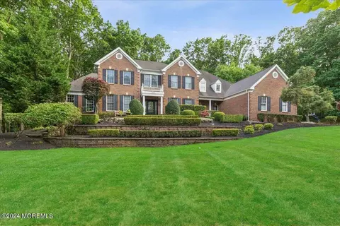 203 Shepard Way, Manalapan, NJ 07726