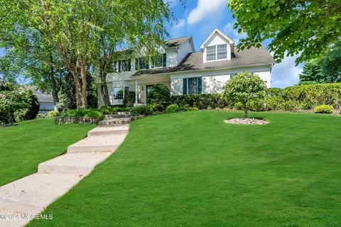 29 Oxford Dr, Ocean, NJ 07712