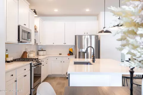 120 Sandpiper Ln, Little Egg Harbor, NJ 08087