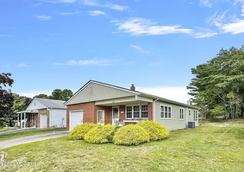 312 Costa Mesa Dr, Toms River, NJ 08757