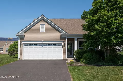 16 Fawnhollow Ln, Manchester, NJ 08759