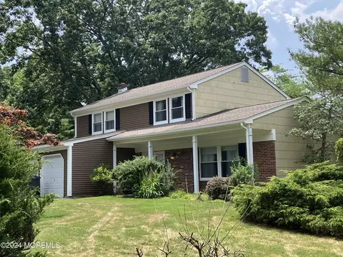 11 Harpers Ferry Rd, Toms River, NJ 08753