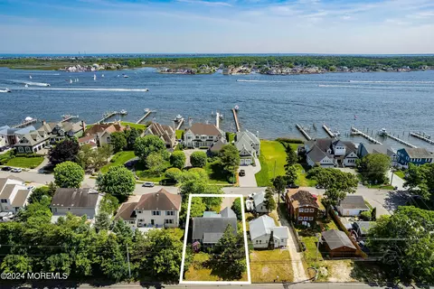637 Princeton Ave, Brick, NJ 08724