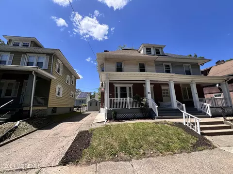 83 Oak Ln, Trenton, NJ 08618