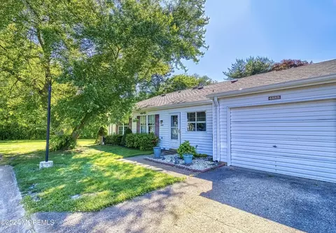 488 Coventry Ct # B, Manchester, NJ 08759