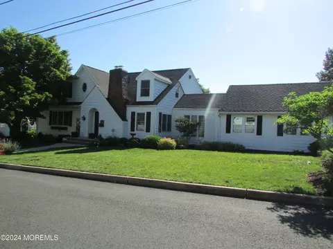 175 Waterview Ave, Belford, NJ 07718