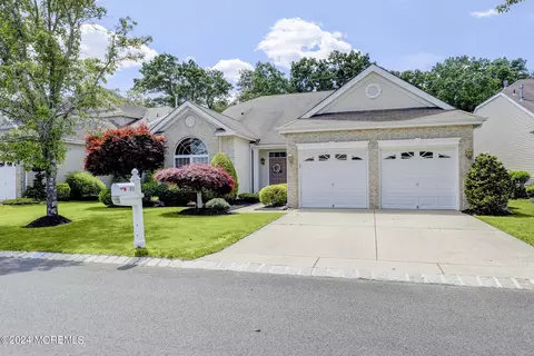 20 Cypress Point Ln, Jackson, NJ 08527