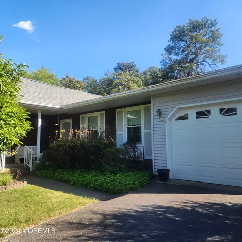 26 Milford Ave, Whiting, NJ 08759