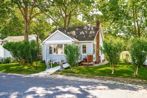 14 Mayfair Ct, Brick, NJ 08723