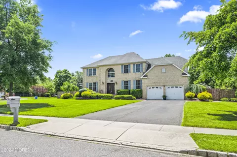 501 Hartshorne Ct, Freehold, NJ 07728