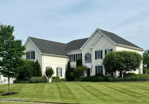 9 Courtney Ct, Freehold, NJ 07728