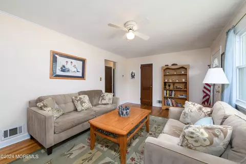 235 Concord Ave, Leonardo, NJ 07737 photo 4