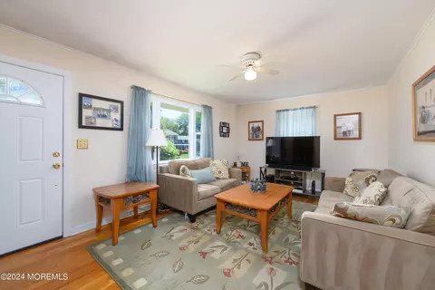 235 Concord Ave, Leonardo, NJ 07737 photo 2