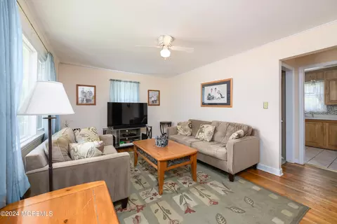 235 Concord Ave, Leonardo, NJ 07737 photo 3