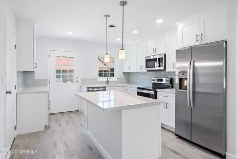 32 Yorkshire Ct # B, Manchester, NJ 08759
