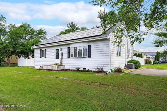 552 Lloyd Rd, Toms River, NJ 08753