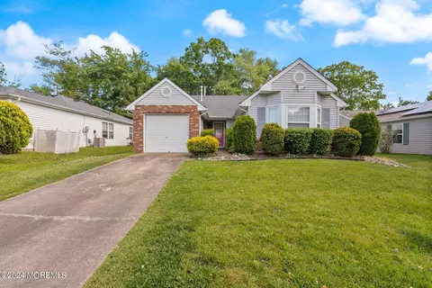 126 Danbury Dr, Little Egg Harbor, NJ 08087