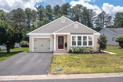 10 Golden Ct, Whiting, NJ 08759